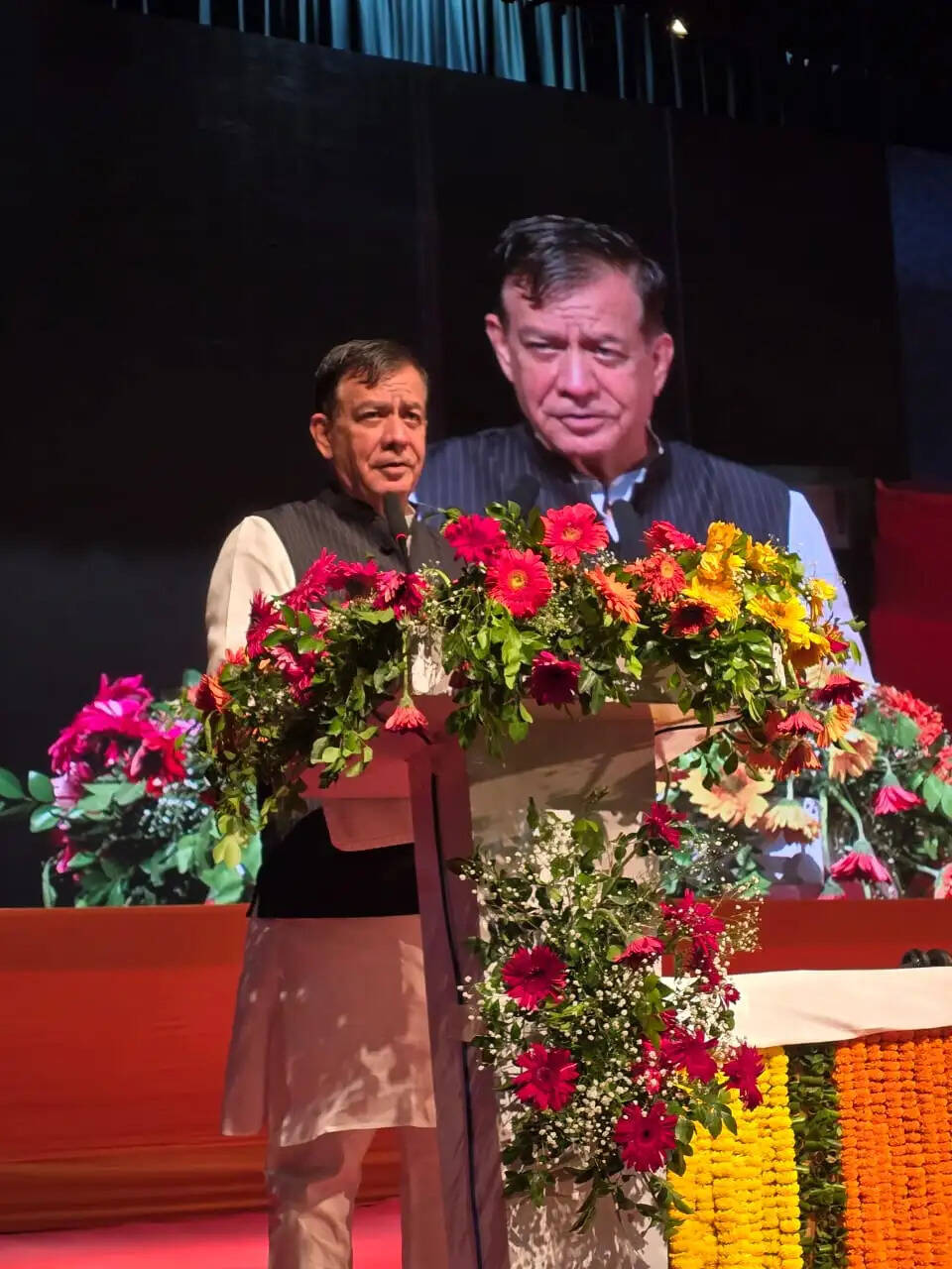 विधानसभा का उपयोग जनता की सेवा और लोकतांत्रिक मूल्यों को सशक्त बनाने के लिए करें विधायक : सतीश महाना