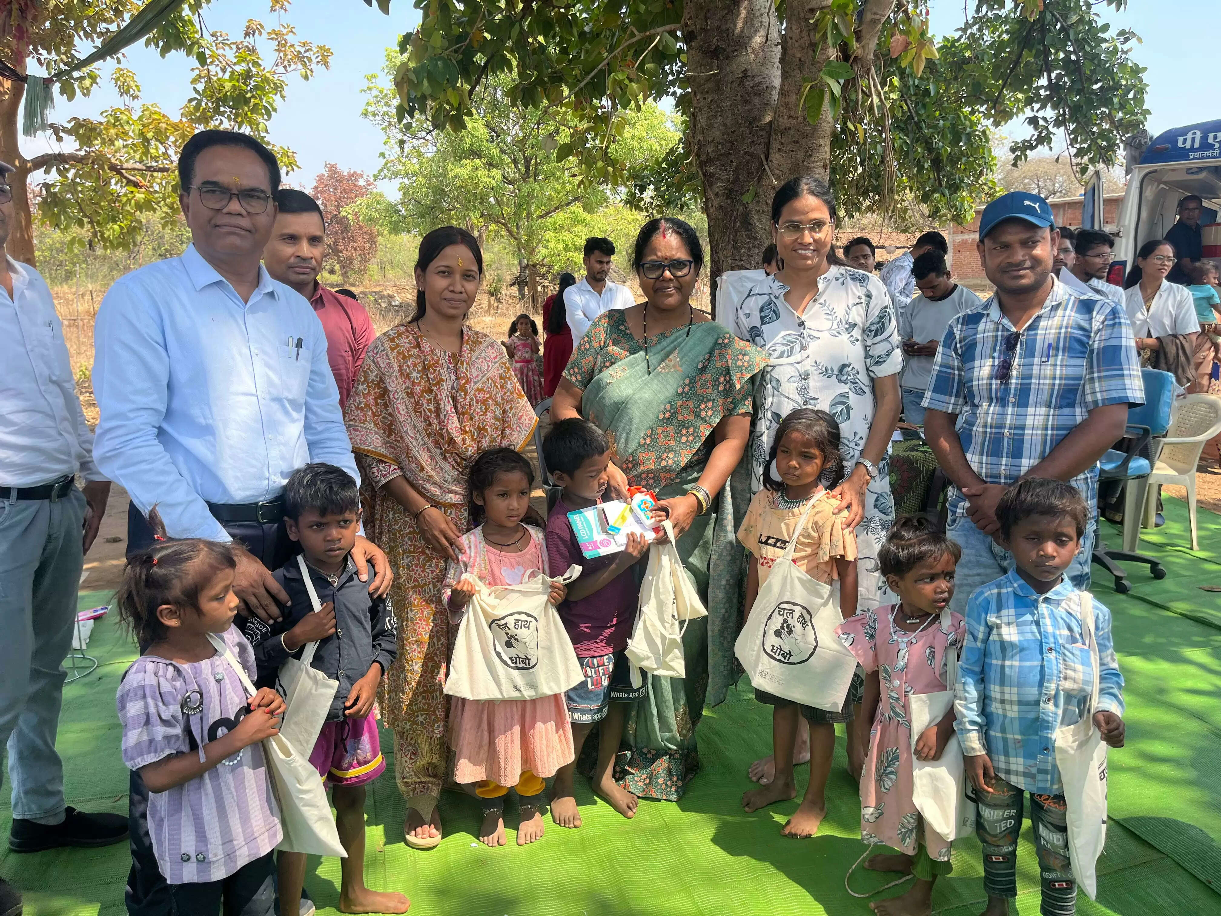 चंदनपुर में स्वास्थ्य जागरूकता शिविर, दूरस्थ वनांचल में पहुंचीं स्वास्थ्य सेवाएं