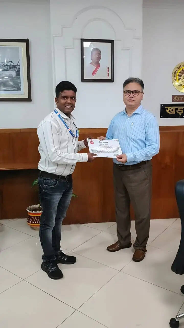 रिकार्ड समय में रेल पटरियों की जांच, खड़गपुर मंडल की टीम सम्मानित
