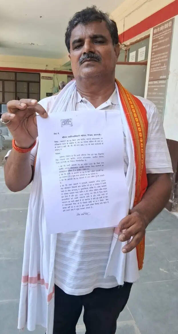 दबंग लोगों ने चकमार्ग पर किया अवैध रूप से कब्जा, उपजिलाधिकारी तक पहुंची शिकायत