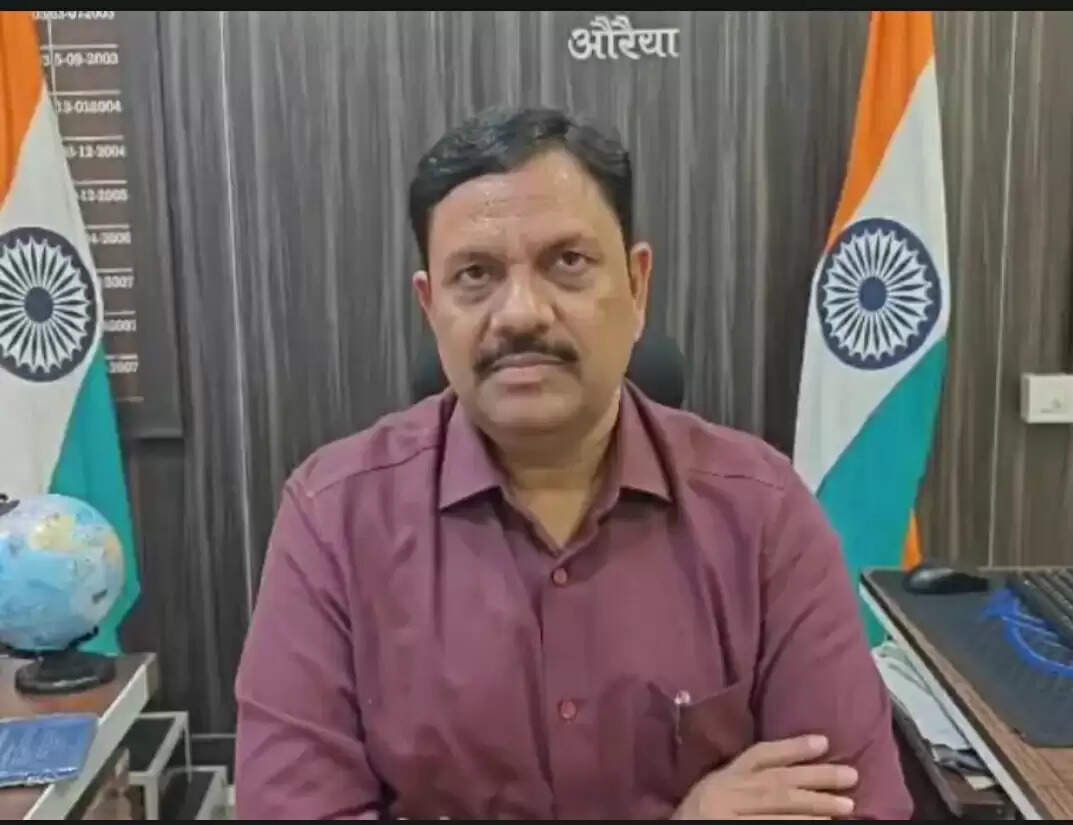 सीएम हेल्पलाइन पर प्राप्त शिकायतों के निस्तारण में लापरवाही&nbsp;बर्दाश्त&nbsp;नहीं : डाॅ. इंद्रमणि त्रिपाठी