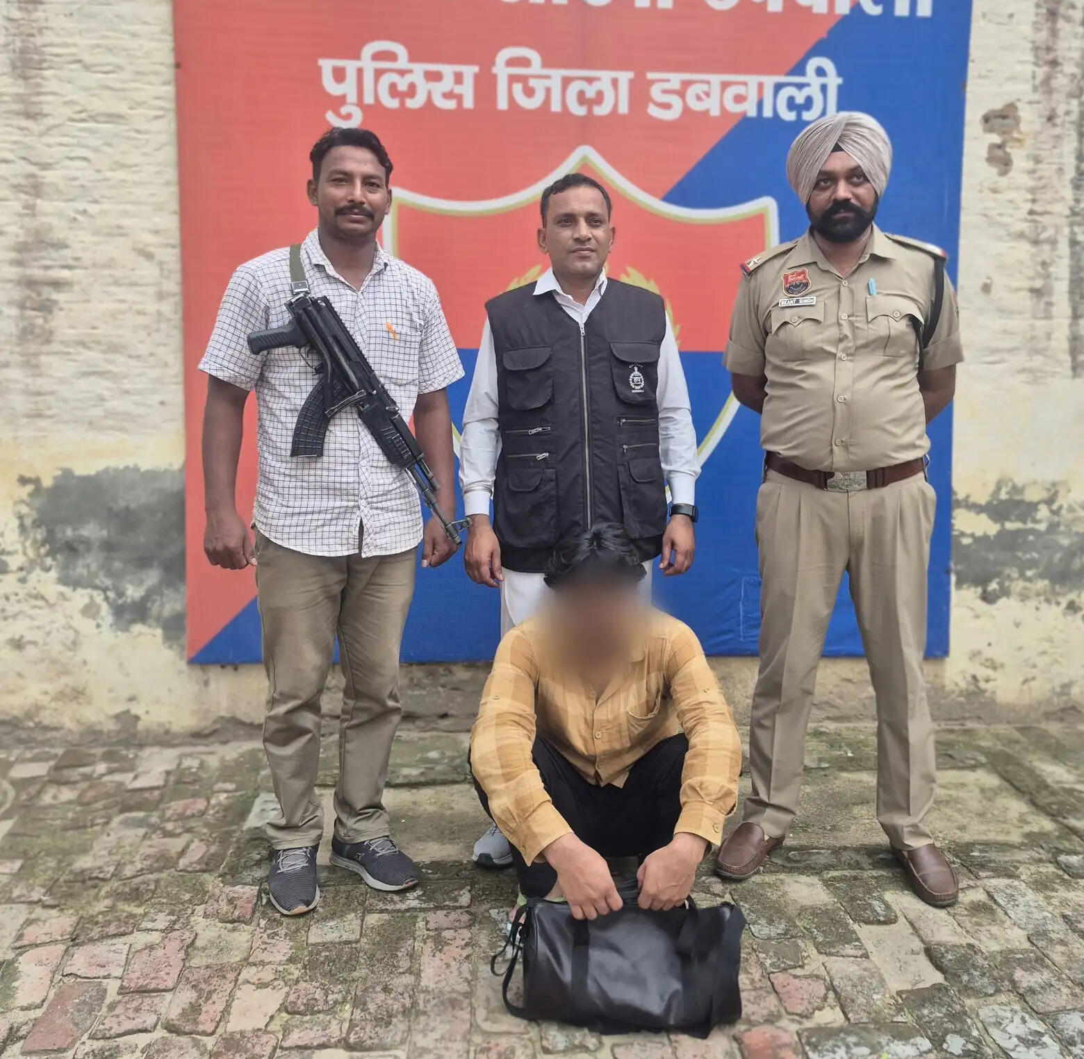सिरसा: हेरोइन व लाखों रुपये की ड्रग मनी सहित तीन नशा तस्कर गिरफ्तार