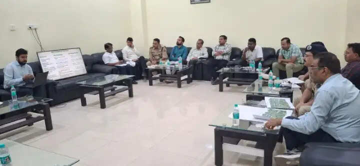 खड़गपुर रेल मंडल द्वारा शालीमार स्टेशन पर यात्री सुविधाओं का जायजा