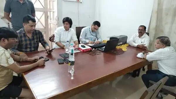 बड़वानी में लोकायुक्त की बड़ी कार्रवाई, तीन डॉक्टर रिश्वत लेते रंगे हाथ गिरफ्तार