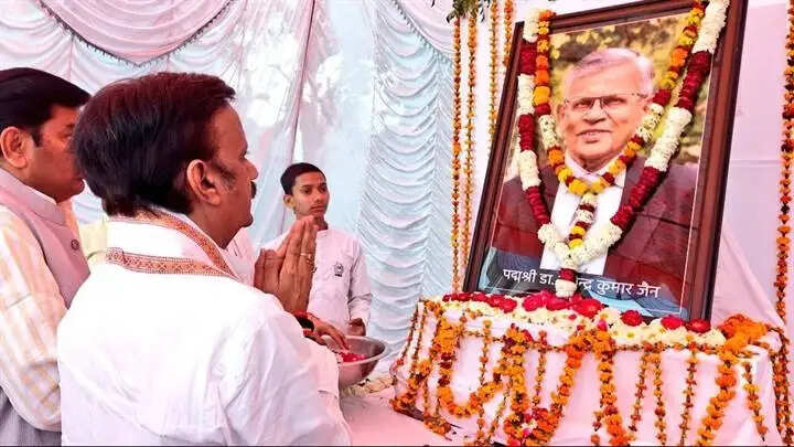 पीड़ित मानवता की सेवा सबसे बड़ा धर्म है : उप मुख्यमंत्री शुक्ल