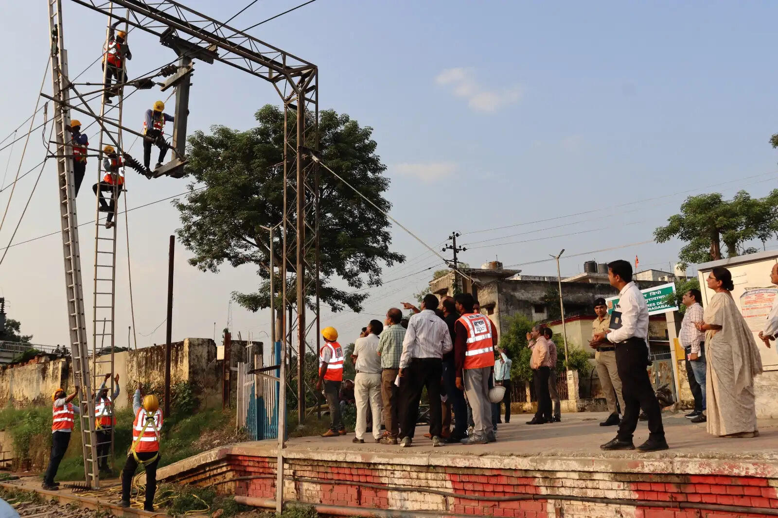 मुरादाबाद मंडल में ओएचई कौशल उत्कृष्टता प्रतियोगिता-2026 के फाइनल में बरेली डिपो की टीम ने जीता खिताब
