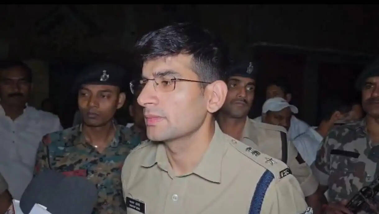 बिहार : सीवान जिले के आलमापुर पटाखा विस्फोट में करीब 7 की मौत, 05 की एसपी ने की पुष्टि