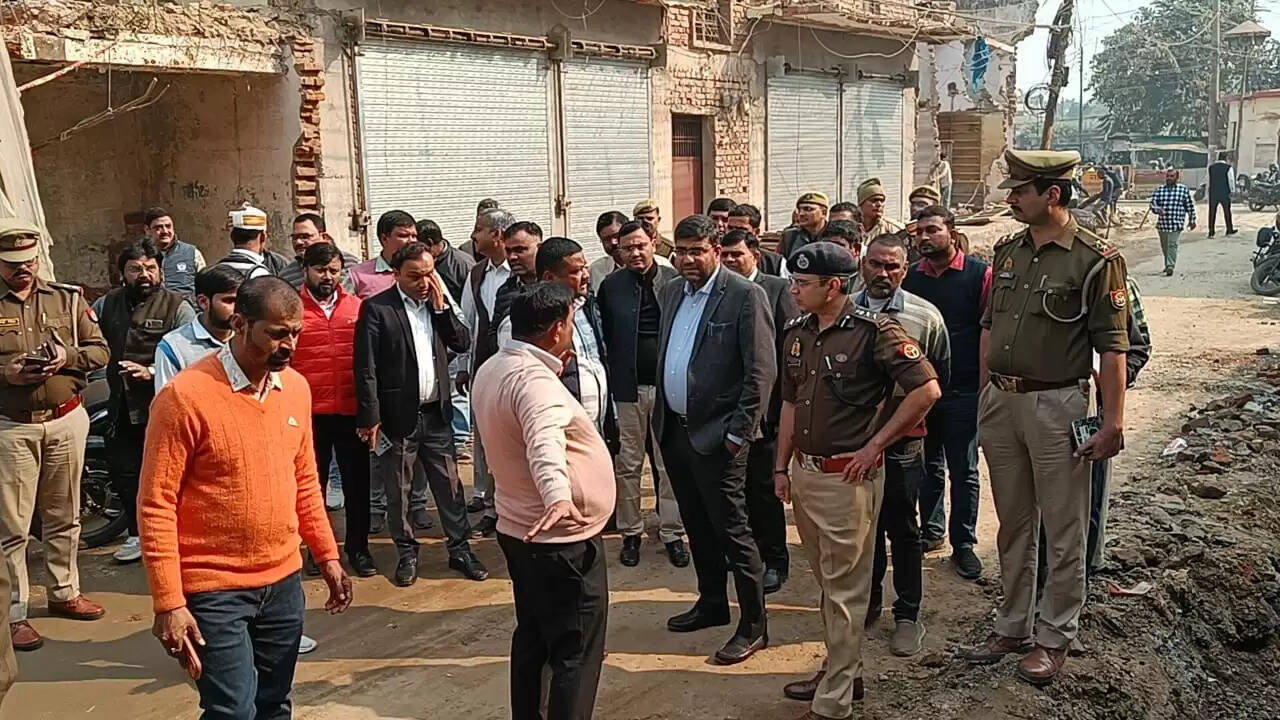 गोरखपुर की पहचान से जुड़ी महत्वपूर्ण परियोजना है विरासत गलियारा : डीएम