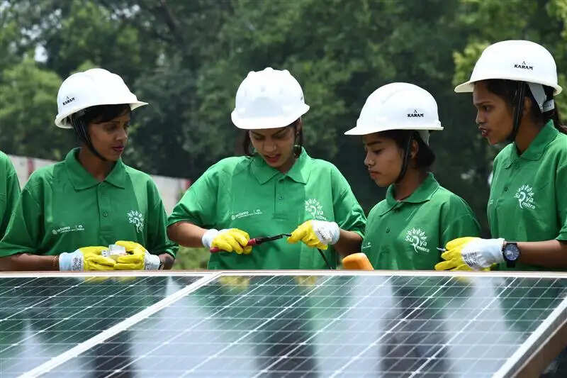 वेदांता स्किल स्कूल बदल रहा है महिलाओं के साथ देश का भविष्य