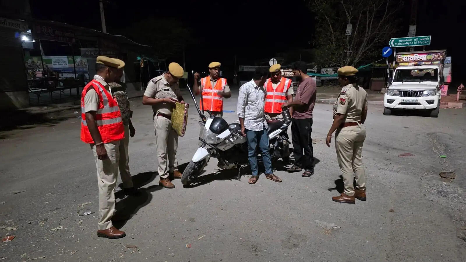 प्रदेशभर में पुलिस की सघन नाकाबंदी, 35 हजार से अधिक वाहनों की जांच, 7185 चालान