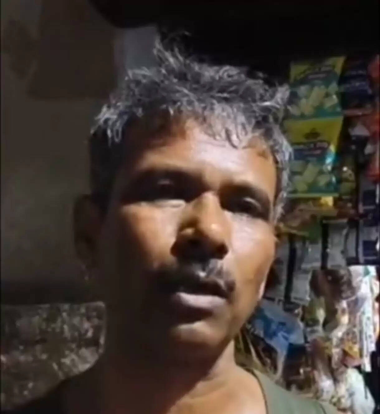 घर के बाहर शराब पीने से रोका तो दबंगों ने दुकानदार पर किया हमला, गोलक से निकाल ले गए 6 हजार रूपये