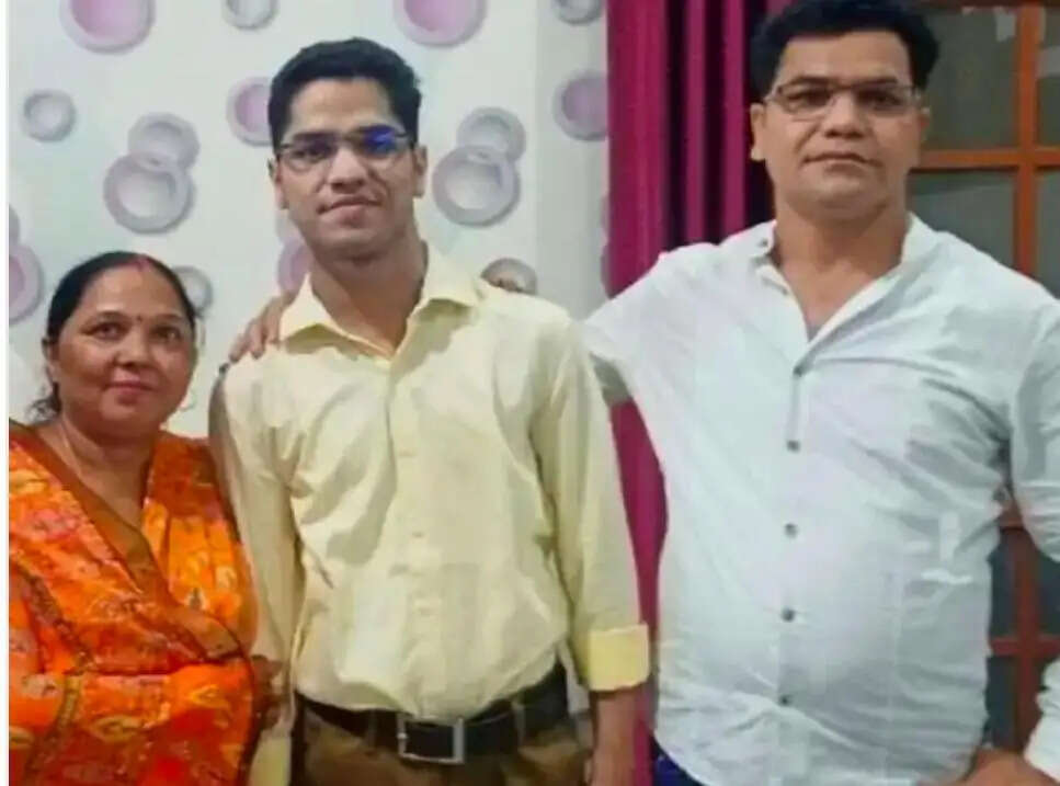 आईपीएस अधिकारी के पिता से जमीन खरीद फरोख्त का झांसा देकर 2.27, मुकदमा दर्ज करोड़ की कथित ठगी