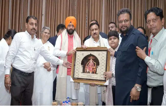 महाराजा अग्रसेन संपूर्ण भारतीय समाज की महान विभूति थे:नायब सैनी