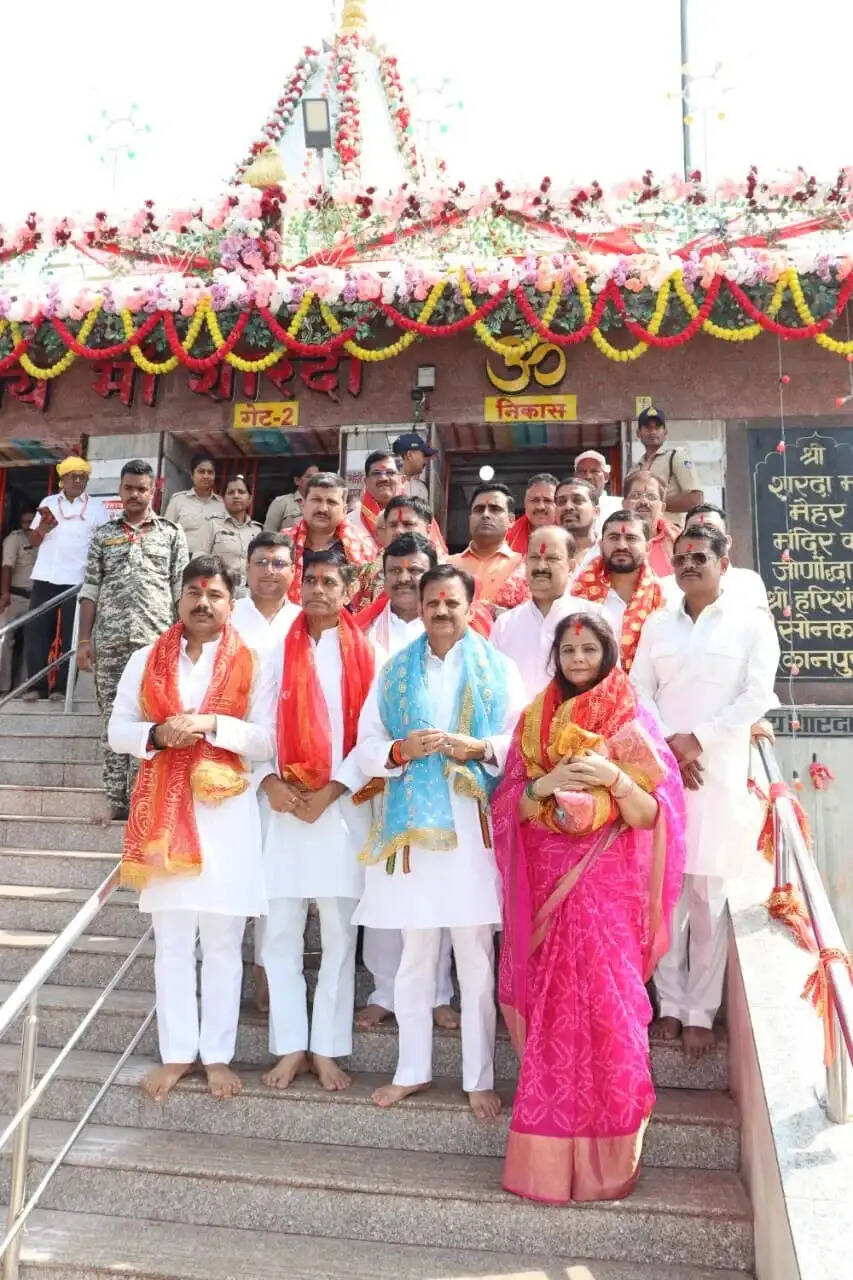 त्रिकूट पर्वत पर मां शारदा धाम में उमड़ा आस्था का सैलाब, बढ़ रही श्रद्धालुओं की भीड़