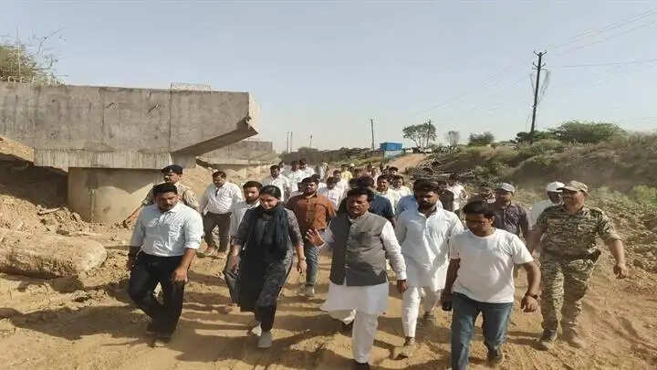 ग्वालियरः सांसद कुशवाह ने नगर निगम आयुक्त के साथ किया चंबल पेयजल प्रोजेक्ट का निरीक्षण