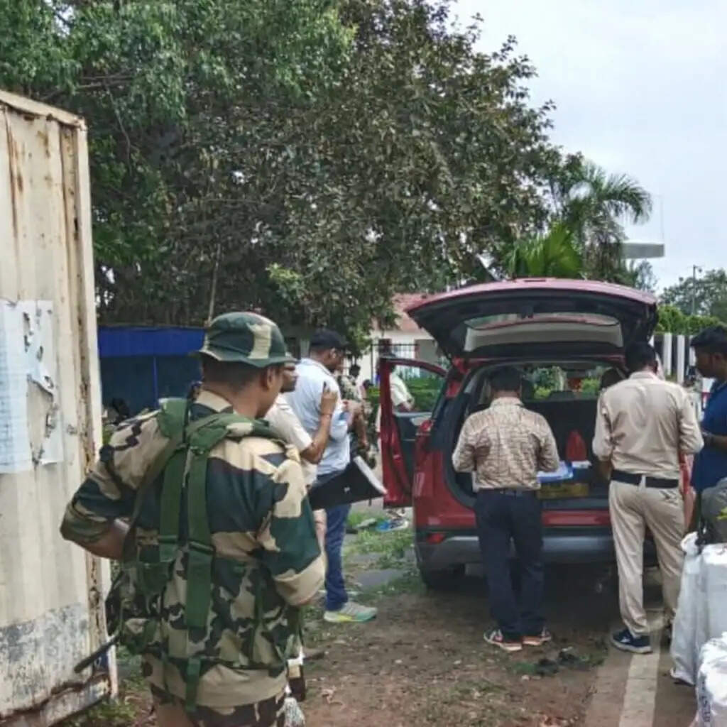 नारायणगढ़ में टोलगेट पर शराब लदी कार जब्त