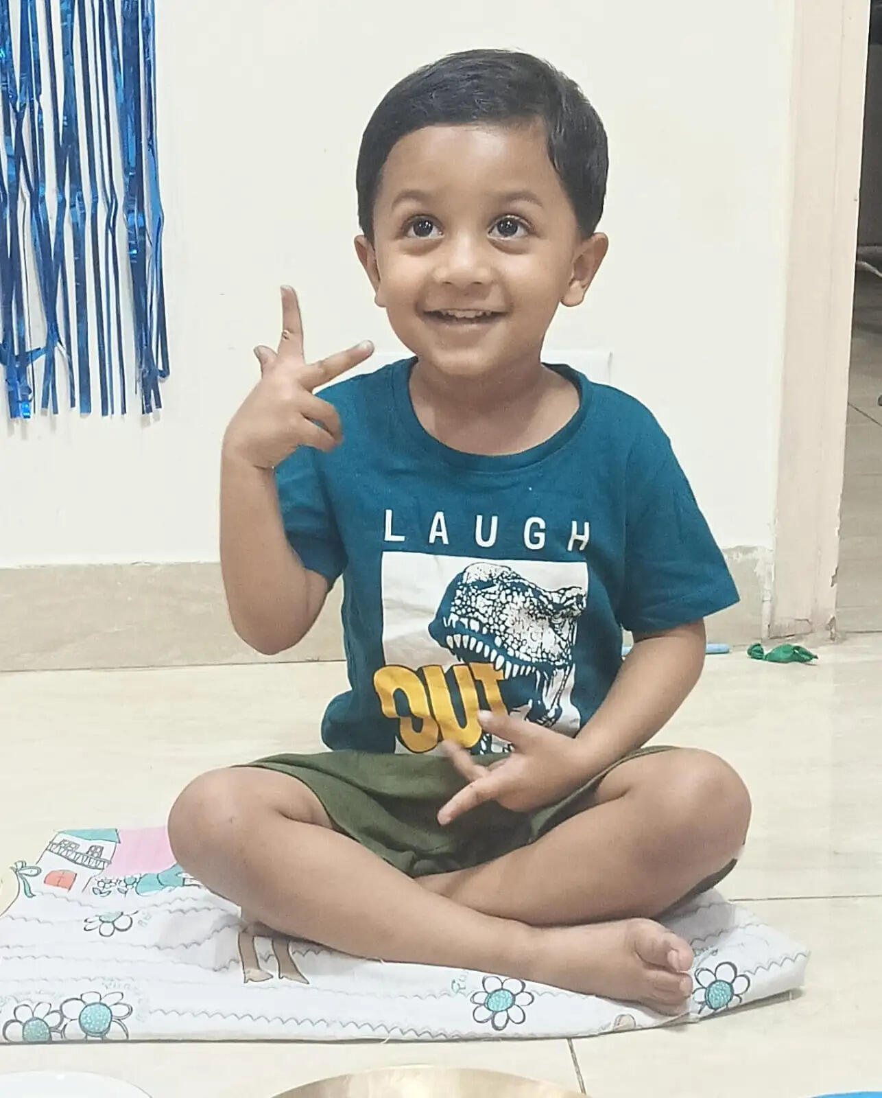 नोएडा में बारहवीं फ्लोर की बालकनी से गिरकर मासूम बच्चे की मौत