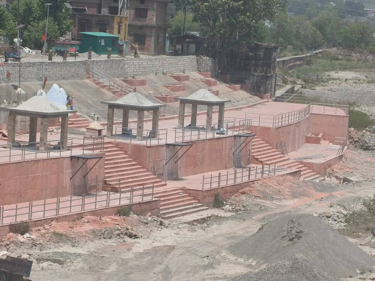 हरिपुर कालसी में अंतिम चरण में उत्तराखंड के पहले जमुनाघाट का निर्माण कार्य
