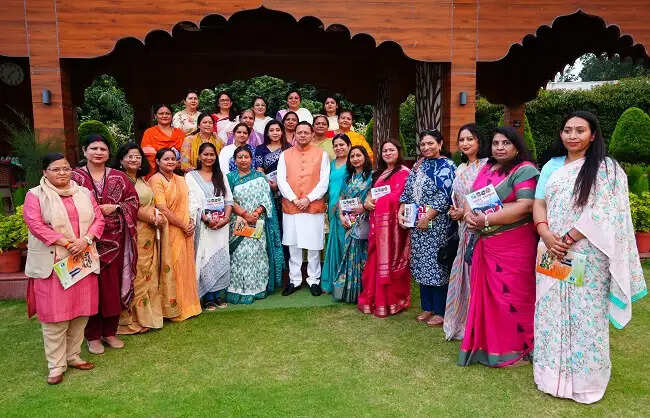 महिला सशक्तीकरण सरकार की सर्वोच्च प्राथमिकताओं में शामिल : मुख्यमंत्री धामी