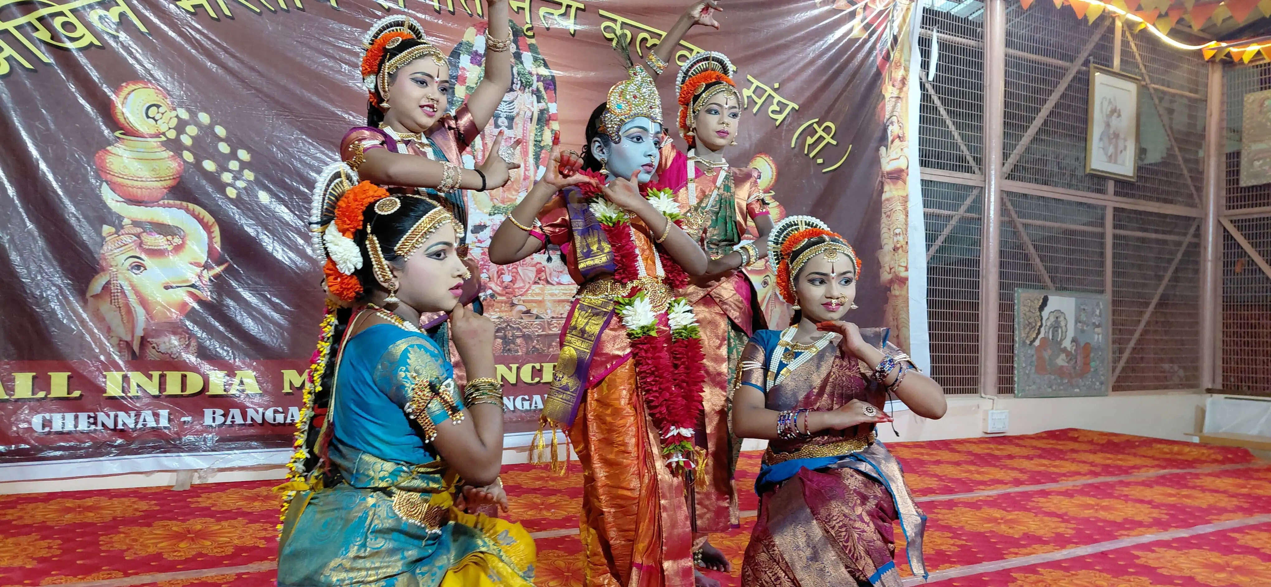 राम मंदिर में 134 मातृशक्तियों ने कुचिपुडी़ कथक नृत्य द्वारा सम्पूर्ण रामायण का किया आकर्षक प्रदर्शन