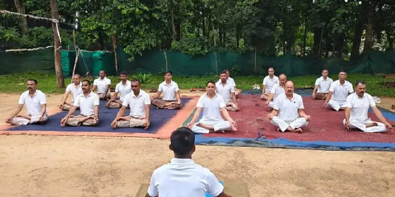 एसएसबी जवानों ने किया योगाभ्यास, फिटनेस और मानसिक स्वास्थ्य पर जोर