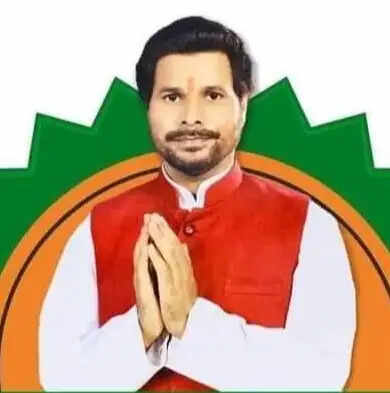 पूर्व विधायक अमरेश शुक्ला की होर्डिंग लगते ही रामनगर में सियासी चर्चाएं तेज