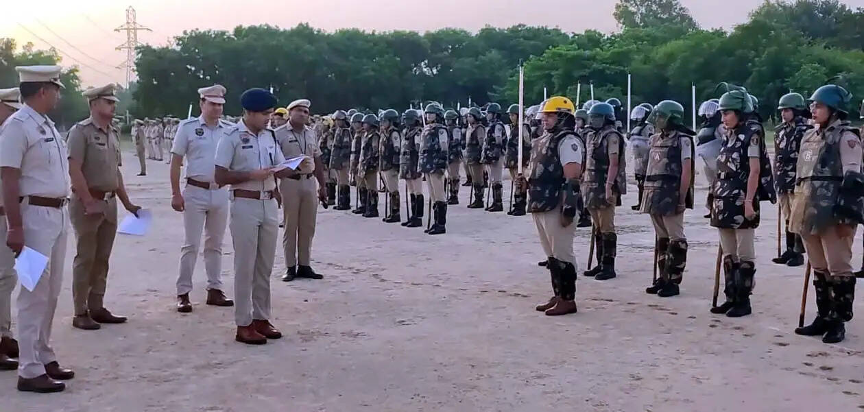 हिसार : जूनागढ़ से इनामी हत्याकांड के मुख्य आरोपी को पकड़ने वाली पुलिस टीम सम्मानित