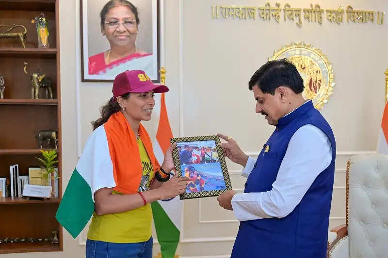 मप्रः मुख्यमंत्री डॉ. यादव से मिलीं पर्वतारोही अंजना यादव