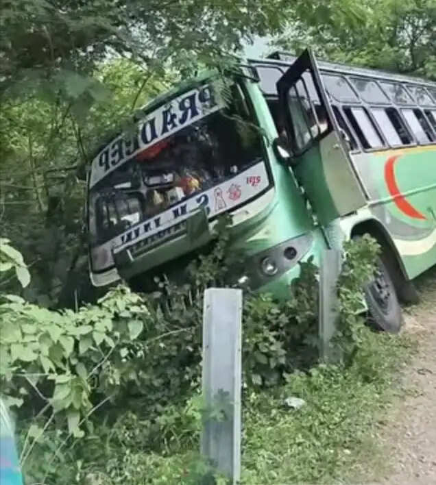झाबुआ: बस और बाइक की टक्कर में दो युवकों की मौके पर ही मौत