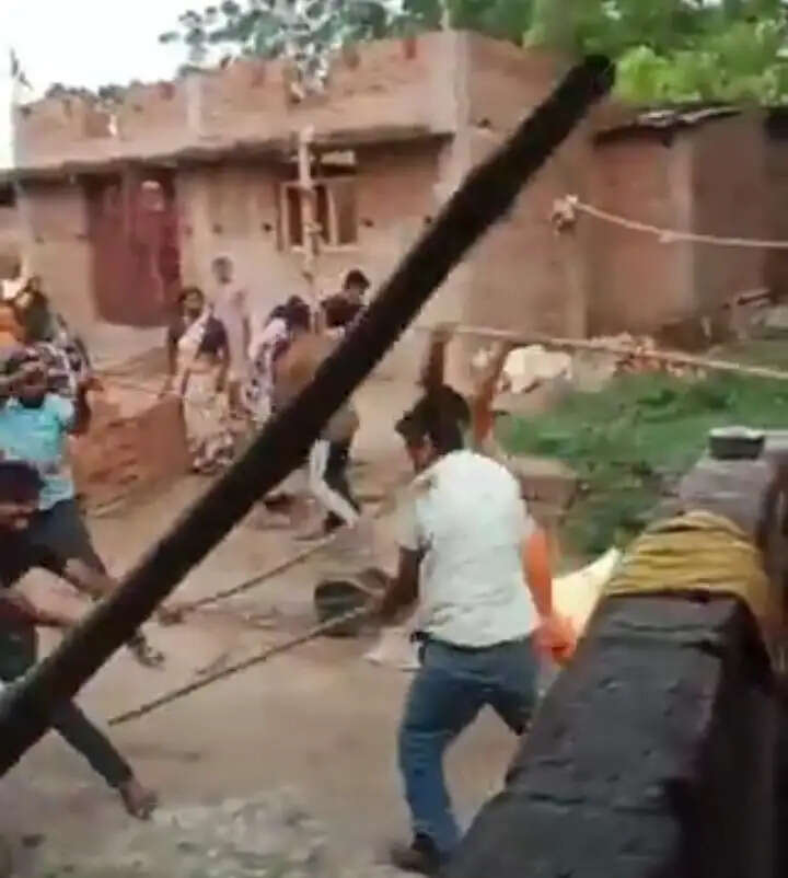देवरिया में आपसी विवाद में दो पक्षों में मारपीट,छह लोग घायल