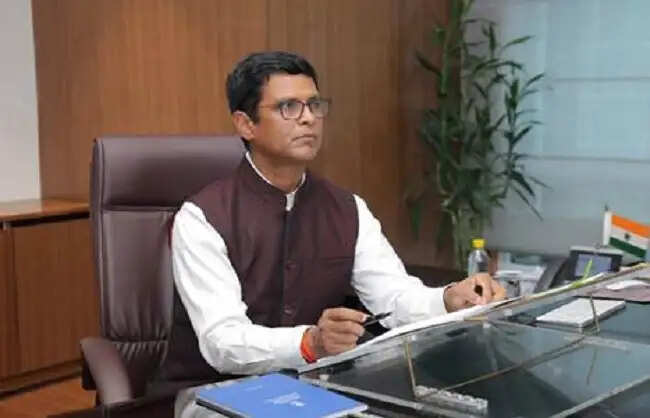 आईएएस केशव चंद्र ने संभाला खान सचिव का पदभार