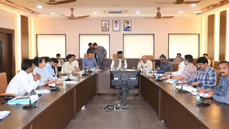 मप्रः मंत्री सारंग ने ली खेल एवं युवा कल्याण विभाग की समीक्षा बैठक