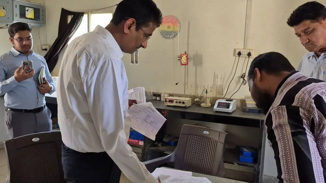 दमोहः कलेक्टर ने किया फिल्टर प्लांट का औचक निरीक्षण, कई खामियां उजागर