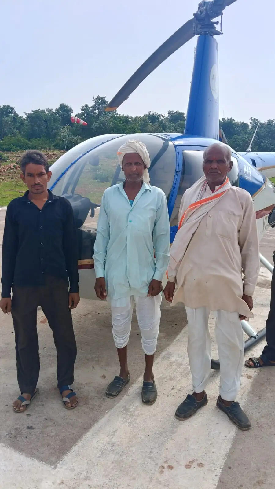 आसमान में उड़ते सपने: पीएम श्री पर्यटन हेलीकॉप्टर सेवा ने बदला ग्रामीणों का नजरिया