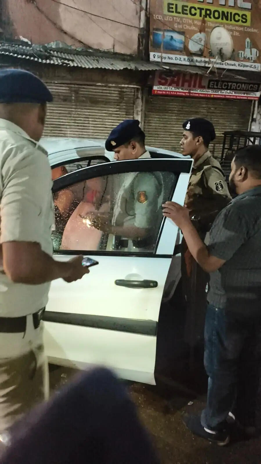 रायपुर : सेंट्रल जोन पुलिस का नाइट ऑपरेशन, अवैध हथियार और नशे में वाहन चलाने वालों पर शिकंजा