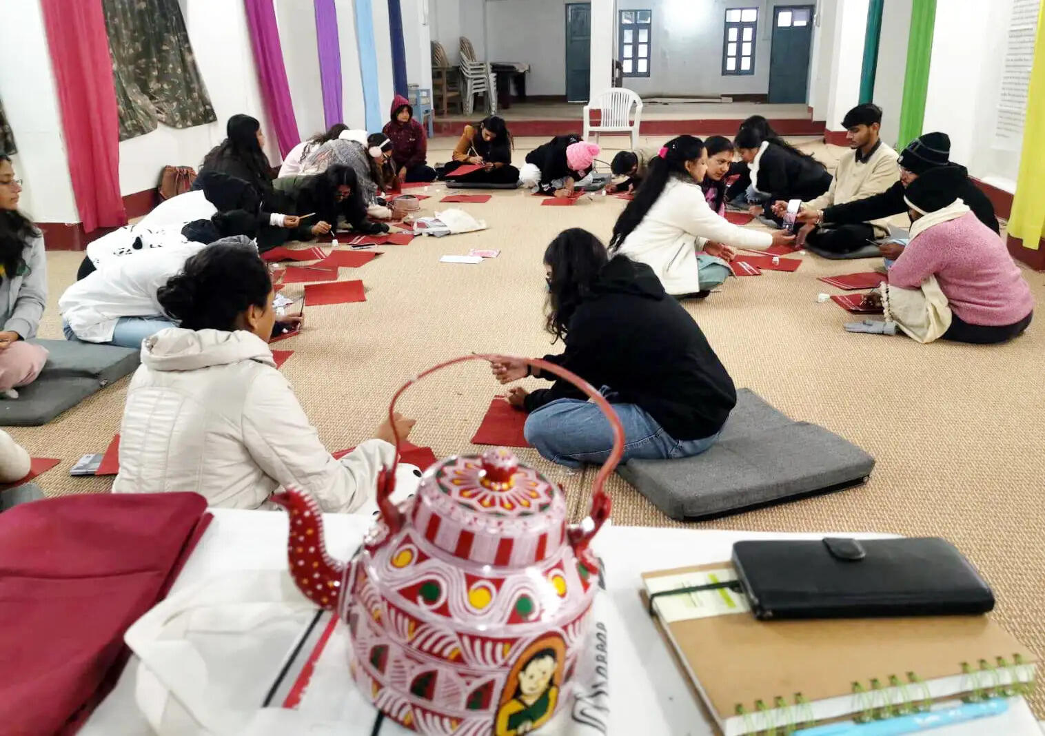 श्री अरविंदो आश्रम में ऐपण कला पर कार्यशाला में विद्यार्थियों को मिला प्रशिक्षण