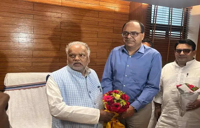 लोगों के बीच भ्रामक सूचनाएं नहीं फैले, इस पर खास ध्यान की जरुरत : श्रवण कुमार