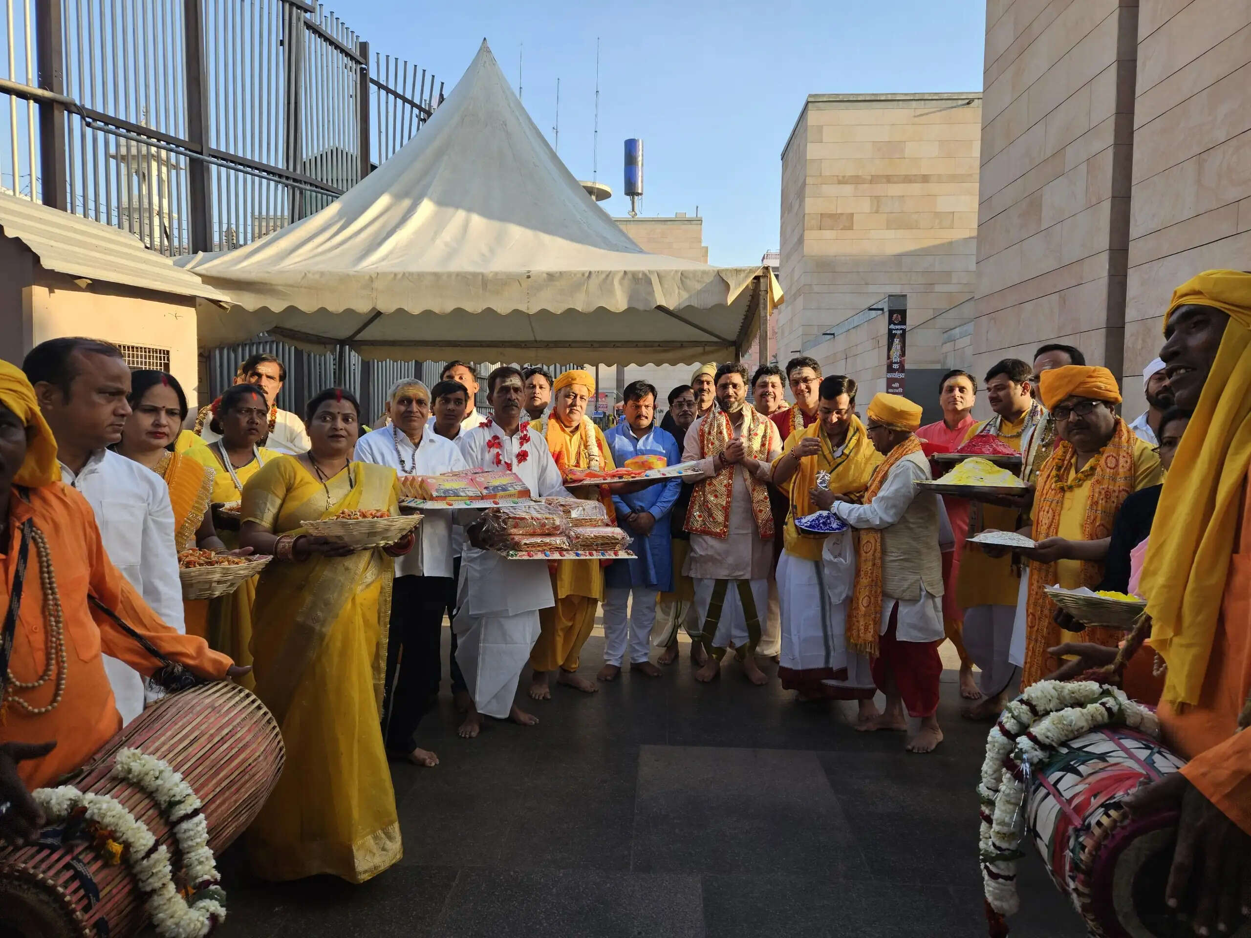 श्रीकृष्ण जन्मभूमि से आयेगा काशी विश्वनाथ धाम में गुलाल, रंगभरी एकादशी पर बाबा को होगा अर्पित