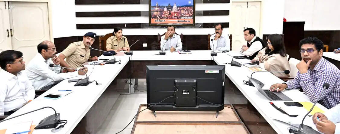 सड़क दुर्घटनाओं को रोकने के लिए तेज रफ्तार व शराब पीकर वाहन चलाने वालों पर होगी सख्त कार्रवाई: डीएम