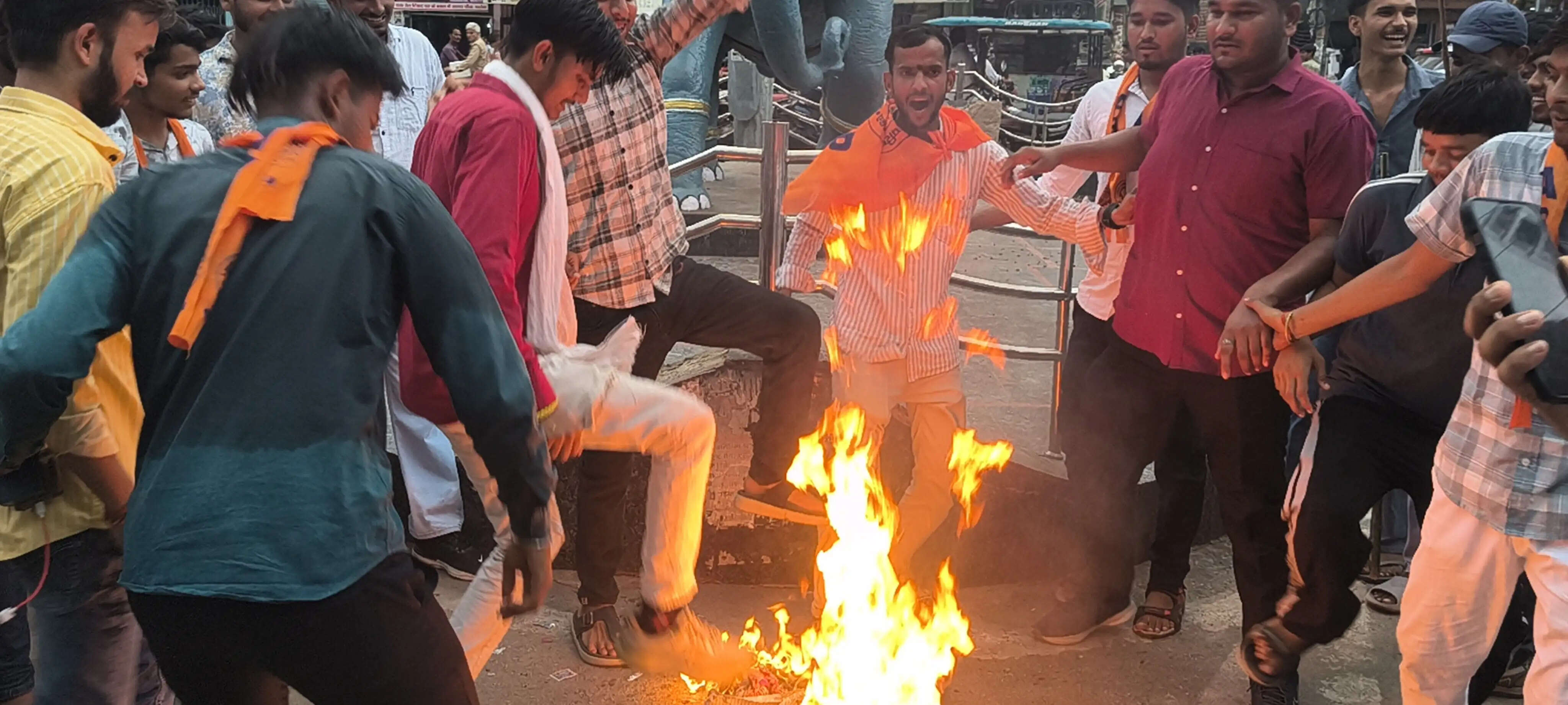 झारखंड के मुख्यमंत्री हेमंत सोरेन का एबीवीपी कार्यकर्ताओं ने फूंका पुतला