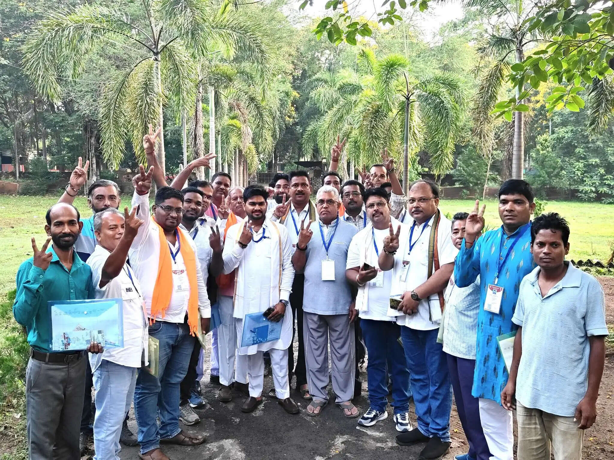 मतगणना से पहले खड़गपुर पहुंचे दिलीप घोष, समर्थकों में उत्साह
