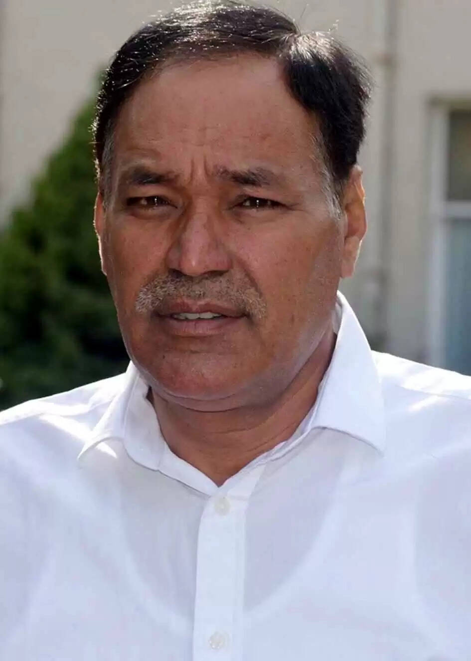 हिसार : कब्जे हटाने के नाम पर ग्रामीणों क्षेत्रों में वर्षों पुराने आशियाने तोड़ना निंदनीय : दलबीर किरमारा