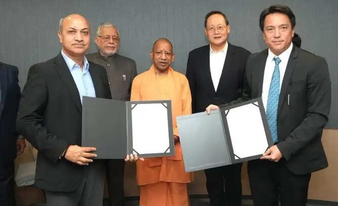 मुख्यमंत्री योगी का दौरा : सिंगापुर के साथ यूपी की बड़ी रणनीतिक साझेदारी, इन्वेस्ट यूपी व एससीई के बीच एमओयू
