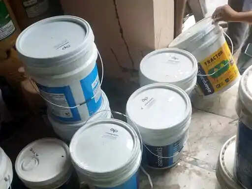 फरीदाबाद : नकली एशियन पेंट कारोबार का भंडाफोड़, 233 बाल्टियां बरामद