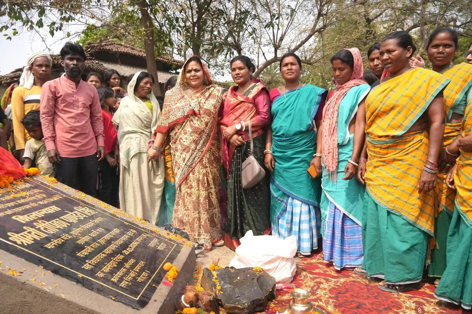 मंत्री दीपिका पांडेय सिंह ने कई योजनाओं का किया शिलान्यास