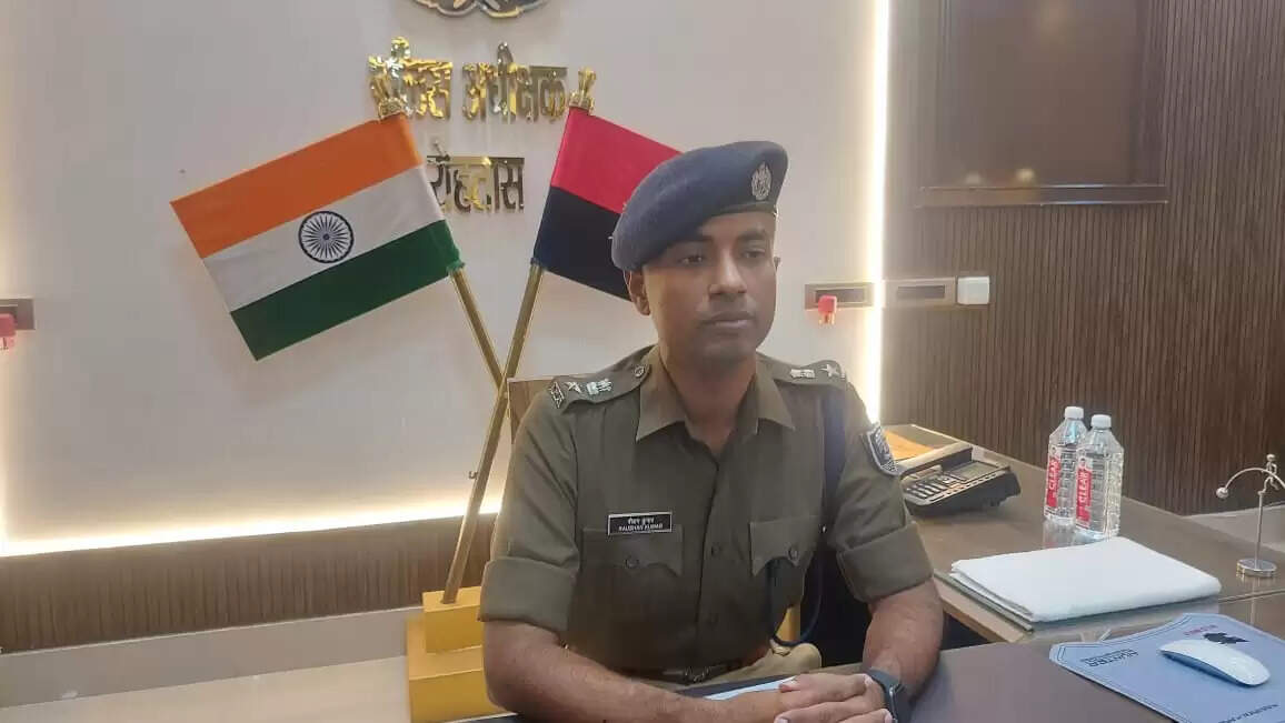 आपसी वर्चस्व को ले हुई गोलीबारी में हथियार कारतूस बरामद,तीन गिरफ्तार