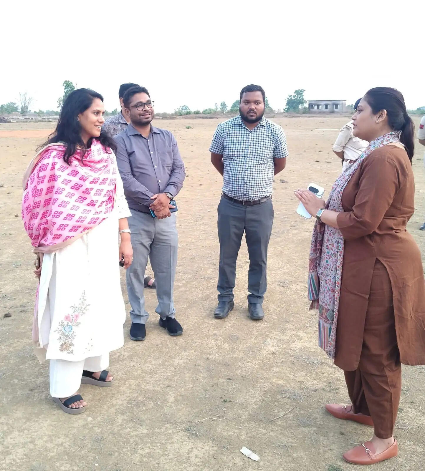 एमसीबी : कलेक्टर ने चिरमिरी और खड़गवां में जनसुविधाओं का लिया जायजा, जल संरक्षण को बताया प्राथमिकता