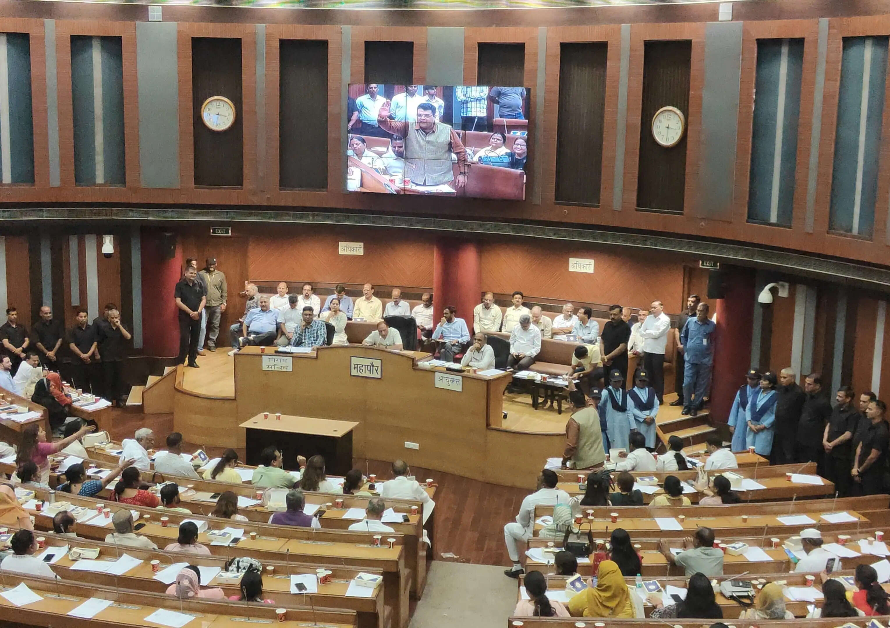 आआपा ने निगम की बैठक में दिल्ली के गंभीर मुद्दों पर चर्चा की मांग की
