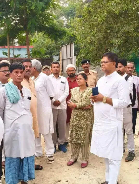 पिपरा में 13.25 करोड़ की लागत से बन रहा नया प्रखंड-सह-अंचल कार्यालय, विधायक रामविलास कामत ने किया निरीक्षण