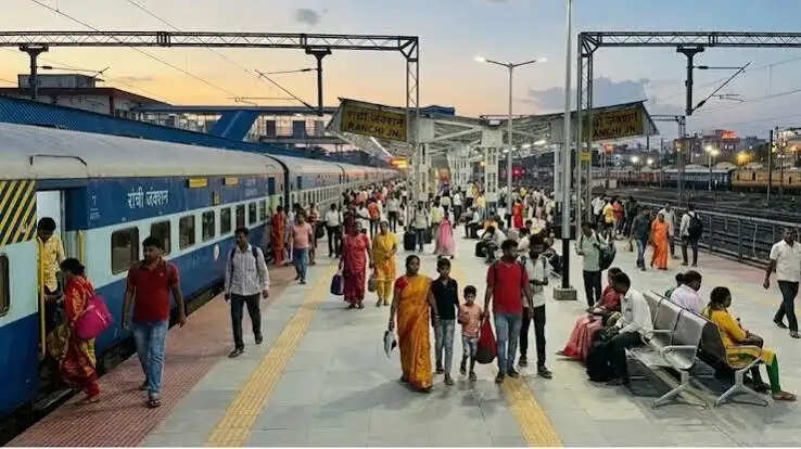 रांची स्टेशन को बेस्ट स्टेशन अवार्ड मिलने पर दी बधाई